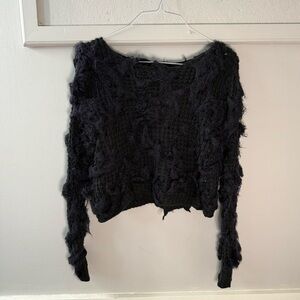 Romeo and Juliet Couture Women's Black Fuzzy Sweater